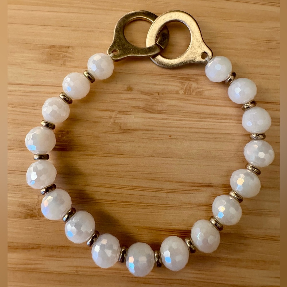 Faux Gold and White Beaded Bracelet
